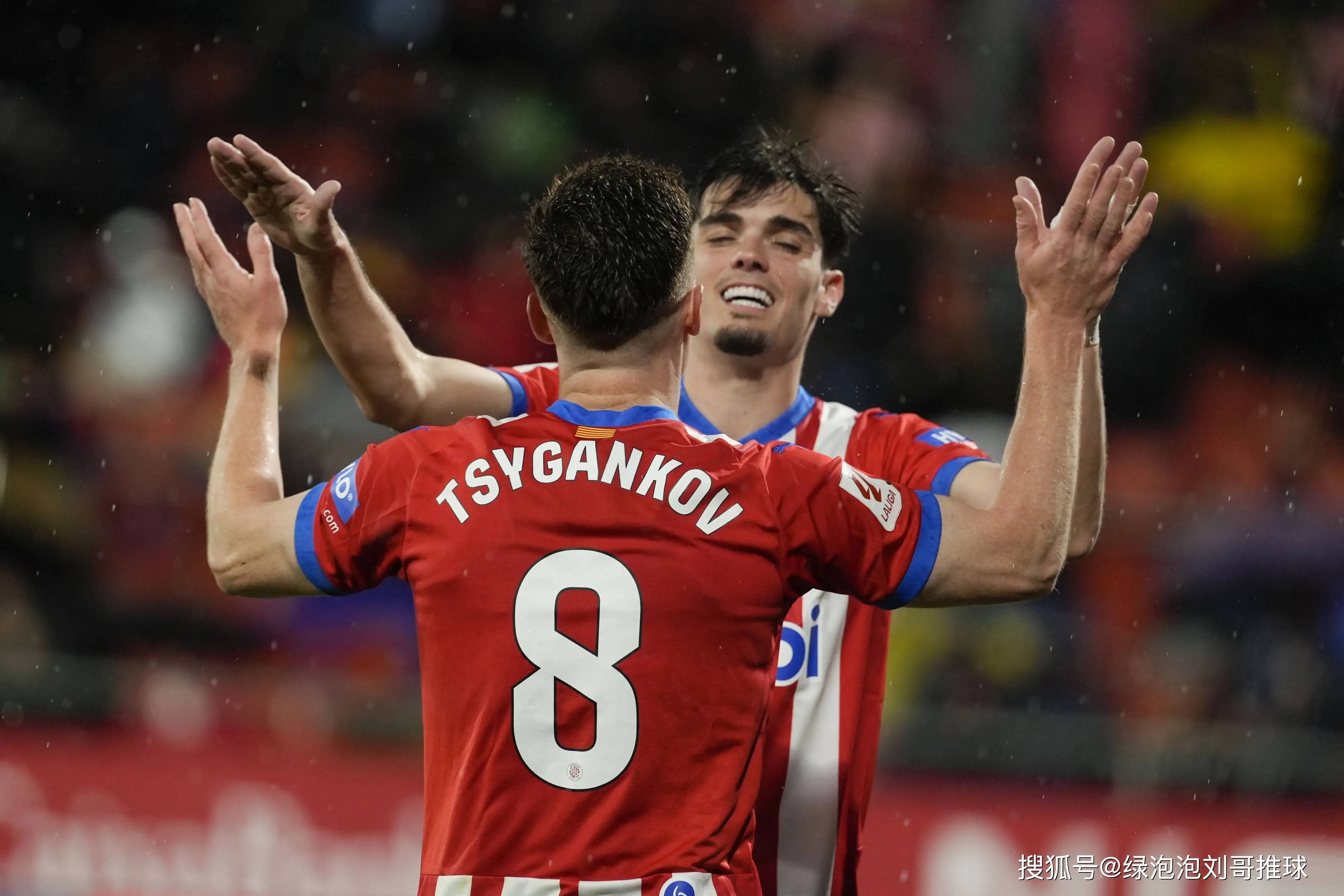 关于意大利杯关键时刻走向成谜，塞维利亚官宣签约，悬念犹存，数据趋势出现新变化的信息