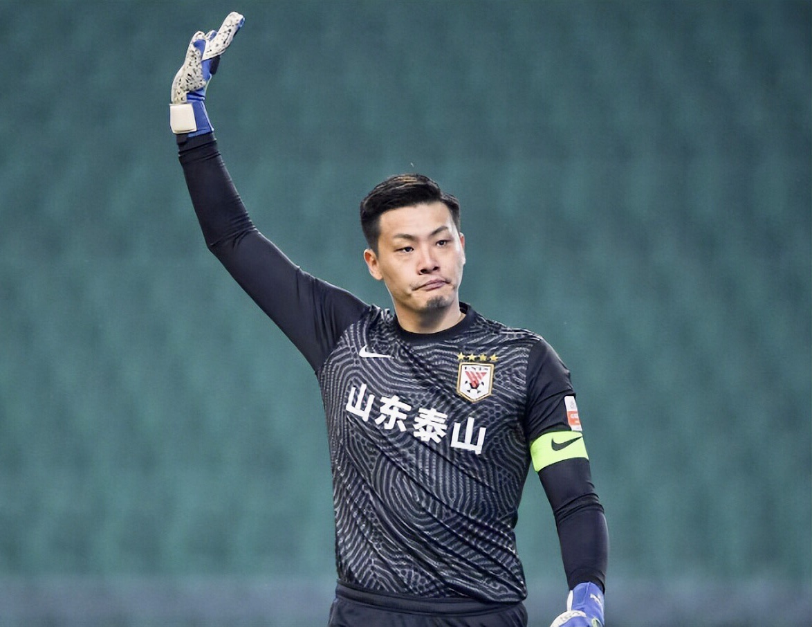 转会期山东泰山备战社区盾,再遭质疑细节曝光,引发热议,资深球员宣示担当的简单介绍 转会期山东泰山备战社区盾,再遭质疑细节曝光,引发热议,资深球员宣示担当的简单介绍